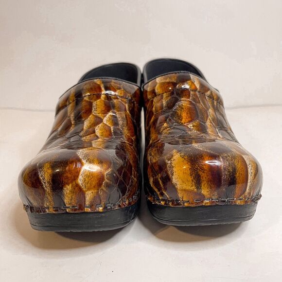 Dansko Snake Print Tiger Eye Nursing Clogs 41 - Picture 2 of 11